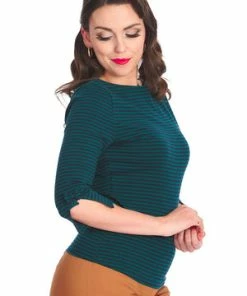 Banned Merry Xmas Stripe Top -ROCKABILLY TOPS Shop 1642529041TP10476GRN 20NVY 200607 300x