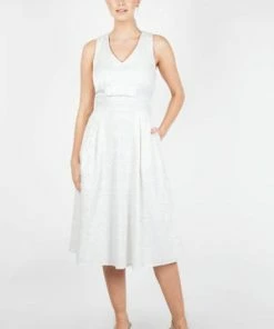 Voodoo Vixen Monroe White Bridal Dress 12 Voodoo Vixen Monroe White Bridal Dress -ROCKABILLY TOPS Shop Monroe White Bridal Dress Voodoo Vixen 3 300x