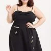 Voodoo Vixen Bee Black Flared Dress Plus Size 2 Voodoo Vixen Bee Black Flared Dress Plus Size -ROCKABILLY TOPS Shop bee black flared dress plus size voodoo vixen 300x