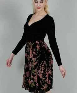 Voodoo Vixen Cheryl Velvet Dress With Chiffon Rose Flocking 9 Voodoo Vixen Cheryl Velvet Dress With Chiffon Rose Flocking -ROCKABILLY TOPS Shop cheryl velvet dress with chiffon rose flocking voodoo vixen 4 300x