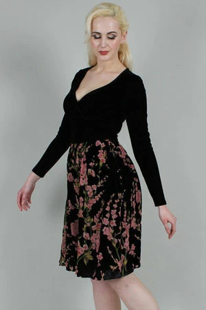 Voodoo Vixen Cheryl Velvet Dress With Chiffon Rose Flocking 6 Voodoo Vixen Cheryl Velvet Dress With Chiffon Rose Flocking - Image 4