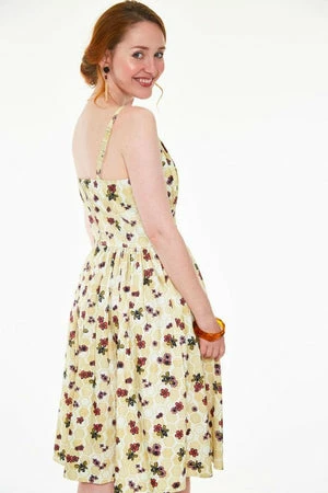 Voodoo Vixen Julisa Honey Bee Print Flare Dress 4 Voodoo Vixen Julisa Honey Bee Print Flare Dress - Image 2