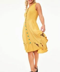 Voodoo Vixen Mallory Honey Bee Embroidered Button-up Sleeve Dress 9 Voodoo Vixen Mallory Honey Bee Embroidered Button-up Sleeve Dress -ROCKABILLY TOPS Shop dra 9323 bi 02 300x