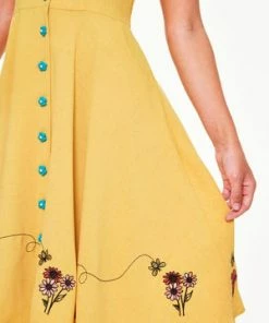 Voodoo Vixen Mallory Honey Bee Embroidered Button-up Sleeve Dress 11 Voodoo Vixen Mallory Honey Bee Embroidered Button-up Sleeve Dress -ROCKABILLY TOPS Shop dra 9323 bi 04 300x