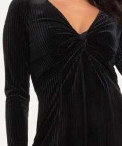 Voodoo Vixen Morticia Black Gown 13 Voodoo Vixen Morticia Black Gown -ROCKABILLY TOPS Shop morticia black gown voodoo vixen 4 300x