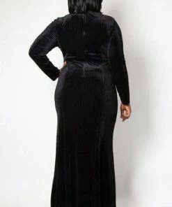 Voodoo Vixen Morticia Black Gown 15 Voodoo Vixen Morticia Black Gown -ROCKABILLY TOPS Shop morticia black gown voodoo vixen 6 300x