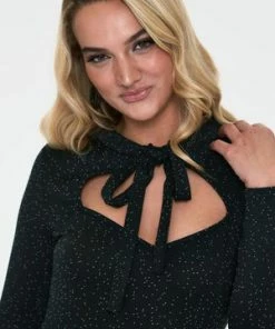 Voodoo Vixen Starlynn Snowflake Knit Neck Tie Dress 16 Voodoo Vixen Starlynn Snowflake Knit Neck Tie Dress -ROCKABILLY TOPS Shop starlynn green snowflake knit neck tie dress dra 9216 04.924 300x