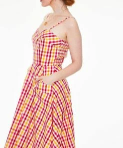 Voodoo Vixen Tami Sweetheart Neckline Flare Dress In Gingham -ROCKABILLY TOPS Shop tami sweetheart neckline flare dress in gingham voodoo vixen 4 300x