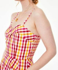 Voodoo Vixen Tami Sweetheart Neckline Flare Dress In Gingham -ROCKABILLY TOPS Shop tami sweetheart neckline flare dress in gingham voodoo vixen 5 300x